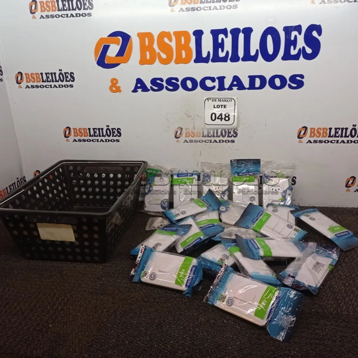 LOTE 048 - 01 LOTE COM APROXIMADAMENTE 20 INTERRUPTORES. (NOVO) (NO ESTADO) ATENÇÃO! FAZER A VISITAÇÃO ANTES DE ARREMATAR, NÃO SABEMOS SE FUNCIONA. LEILÃO NÃO TEM GARANTIA E NEM DEVOLUÇÃO, SUJEITO A POSSÍVEIS AVARIAS VISÍVEIS/OCULTAS E/OU AUSÊNCIA DE COMPONENTES.