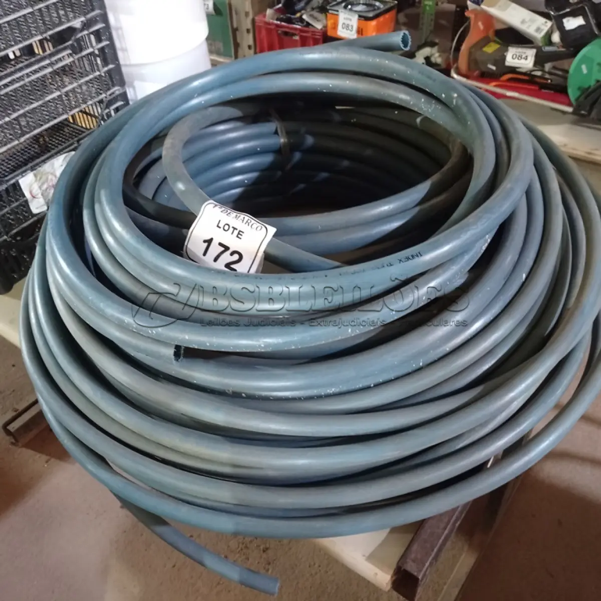 LOTE 172 - 01 ROLO DE MANGUEIRA 2.0MM 016MTS. (NO ESTADO) ATENÇÃO! FAZER A VISITAÇÃO ANTES DE ARREMATAR, NÃO SABEMOS SE FUNCIONA. LEILÃO NÃO TEM GARANTIA E NEM DEVOLUÇÃO, SUJEITO A POSSÍVEIS AVARIAS VISÍVEIS/OCULTAS E/OU AUSÊNCIA DE COMPONENTES.