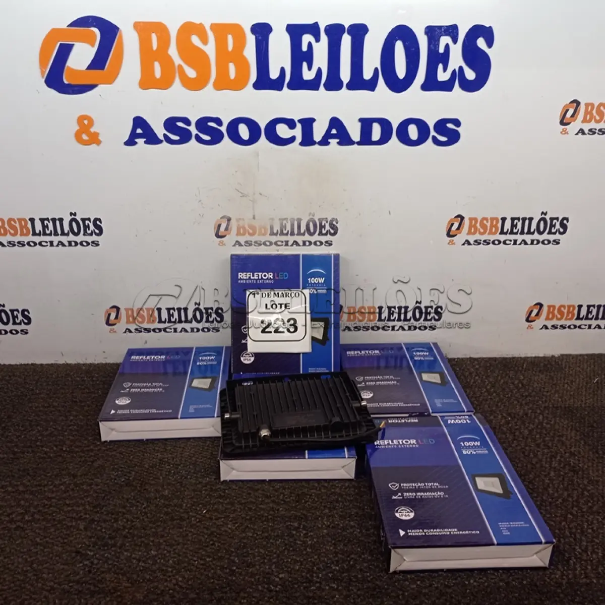 LOTE 223 - 05 REFLETORES DE LED 100W.(NOVO) (NO ESTADO) ATENÇÃO! FAZER A VISITAÇÃO ANTES DE ARREMATAR, NÃO SABEMOS SE FUNCIONA. LEILÃO NÃO TEM GARANTIA E NEM DEVOLUÇÃO, SUJEITO A POSSÍVEIS AVARIAS VISÍVEIS/OCULTAS E/OU AUSÊNCIA DE COMPONENTES.