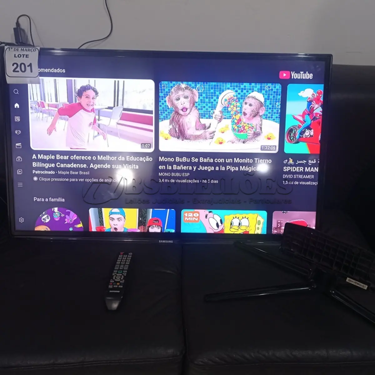 LOTE 201 - 01 TV LED SMART SAMSUNG 40” SERIE 6 FULL HD HDMI (FUNCIONANDO). (NO ESTADO) ATENÇÃO! FAZER A VISITAÇÃO ANTES DE ARREMATAR, NÃO SABEMOS SE FUNCIONA. LEILÃO NÃO TEM GARANTIA E NEM DEVOLUÇÃO, SUJEITO A POSSÍVEIS AVARIAS VISÍVEIS/OCULTAS E/OU AUSÊNCIA DE COMPONENTES.