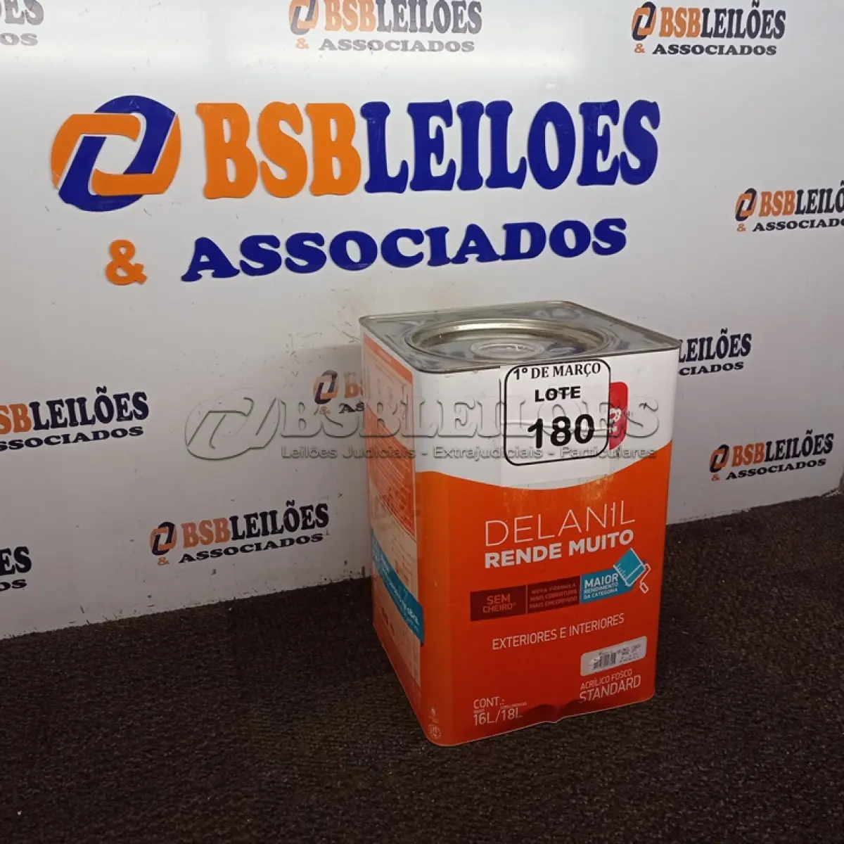 LOTE 180 - 01 LATA DE TINTA 16L/ 18L INTERIORES/EXTERIORES ACRÍLICO FOSCO IQUINI BASE C. (NOVO) (NO ESTADO) ATENÇÃO! FAZER A VISITAÇÃO ANTES DE ARREMATAR, NÃO SABEMOS SE FUNCIONA. LEILÃO NÃO TEM GARANTIA E NEM DEVOLUÇÃO, SUJEITO A POSSÍVEIS AVARIAS VISÍVEIS/OCULTAS E/OU AUSÊNCIA DE COMPONENTES.
