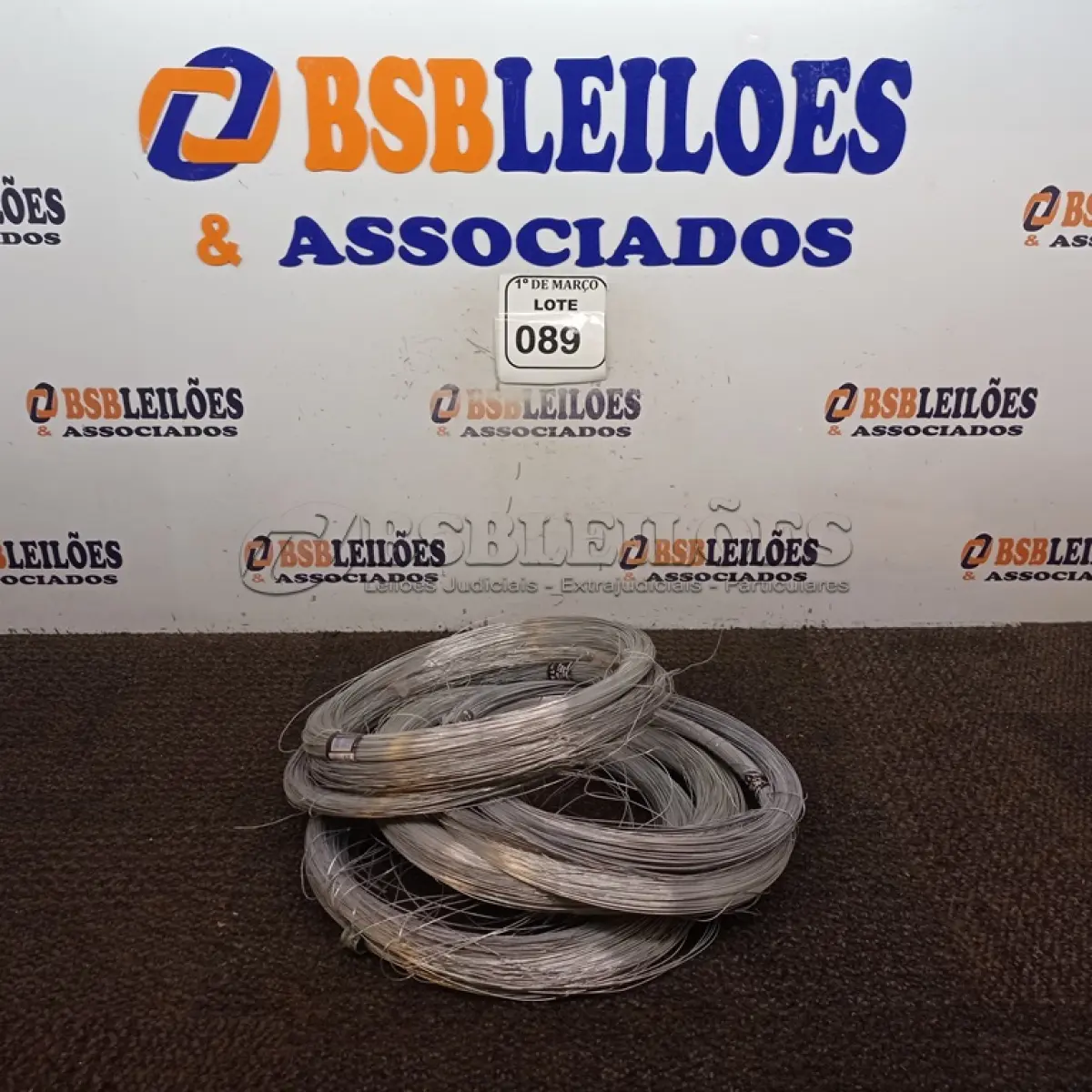 LOTE 089 - 01 LOTE COM 09 ROLOS DE ARAME GALVANIZADO. (NO ESTADO) ATENÇÃO! FAZER A VISITAÇÃO ANTES DE ARREMATAR, NÃO SABEMOS SE FUNCIONA. LEILÃO NÃO TEM GARANTIA E NEM DEVOLUÇÃO, SUJEITO A POSSÍVEIS AVARIAS VISÍVEIS/OCULTAS E/OU AUSÊNCIA DE COMPONENTES.