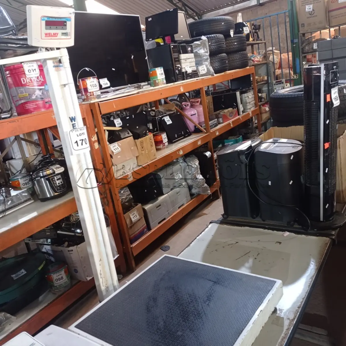 LOTE 170 - 01 BALANÇA DIGITAL MÁXIMO 300KG MARCA WELMY. (NO ESTADO) ATENÇÃO! FAZER A VISITAÇÃO ANTES DE ARREMATAR, NÃO SABEMOS SE FUNCIONA. LEILÃO NÃO TEM GARANTIA E NEM DEVOLUÇÃO, SUJEITO A POSSÍVEIS AVARIAS VISÍVEIS/OCULTAS E/OU AUSÊNCIA DE COMPONENTES.