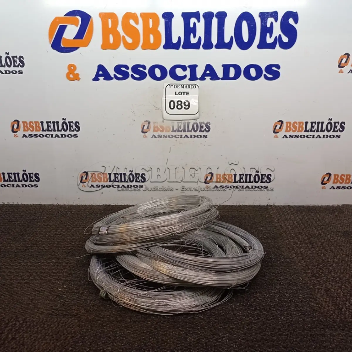 LOTE 089 - 01 LOTE COM 09 ROLOS DE ARAME GALVANIZADO. (NO ESTADO) ATENÇÃO! FAZER A VISITAÇÃO ANTES DE ARREMATAR, NÃO SABEMOS SE FUNCIONA. LEILÃO NÃO TEM GARANTIA E NEM DEVOLUÇÃO, SUJEITO A POSSÍVEIS AVARIAS VISÍVEIS/OCULTAS E/OU AUSÊNCIA DE COMPONENTES.
