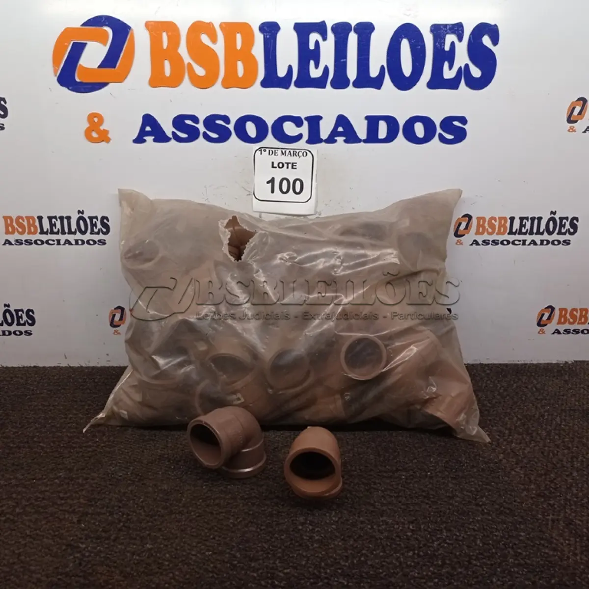 LOTE 100 - 01 LOTE COM DIVERSOS JOELHOS DE 50 MARCAS DIVERSAS. (NOVO) (NO ESTADO) ATENÇÃO! FAZER A VISITAÇÃO ANTES DE ARREMATAR, NÃO SABEMOS SE FUNCIONA. LEILÃO NÃO TEM GARANTIA E NEM DEVOLUÇÃO, SUJEITO A POSSÍVEIS AVARIAS VISÍVEIS/OCULTAS E/OU AUSÊNCIA DE COMPONENTES.