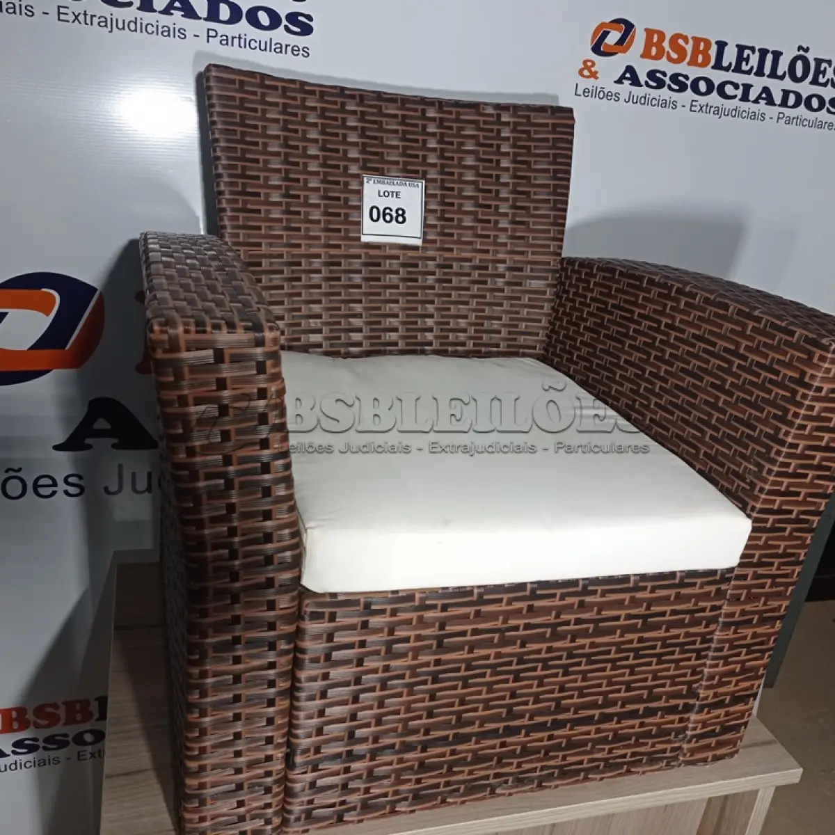 LOTE 068 - 01 GARDEN CHAIR (CADEIRA DE JARDIM). (NO ESTADO EM QUE SE ENCONTRA. SUJEITO A AVARIAS OCULTAS/VISÍVEIS.)  BH1669T
