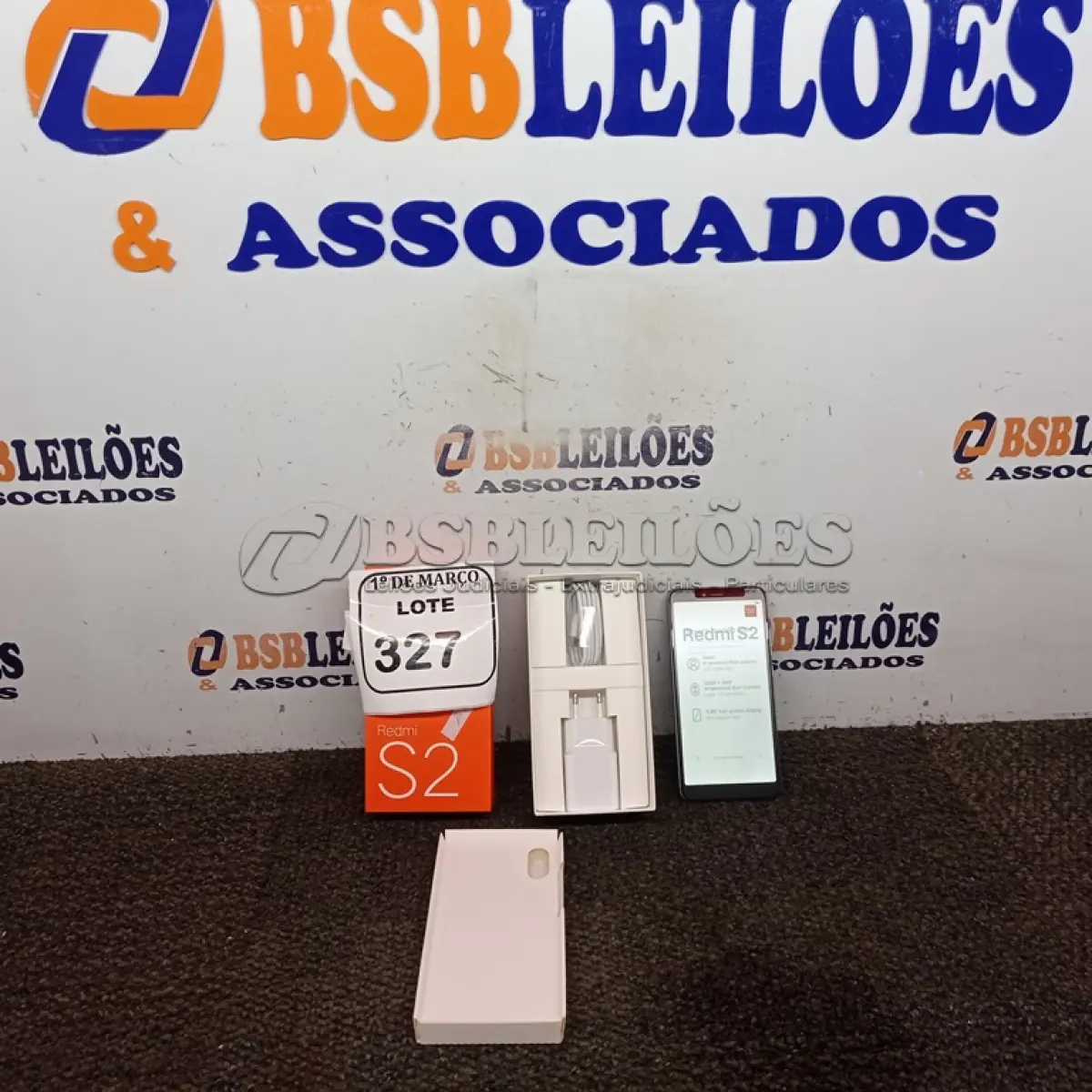LOTE 327 - 01 CELULAR READMI S2 (NOVO). (NO ESTADO) ATENÇÃO! FAZER A VISITAÇÃO ANTES DE ARREMATAR, NÃO SABEMOS SE FUNCIONA. LEILÃO NÃO TEM GARANTIA E NEM DEVOLUÇÃO, SUJEITO A POSSÍVEIS AVARIAS VISÍVEIS/OCULTAS E/OU AUSÊNCIA DE COMPONENTES.