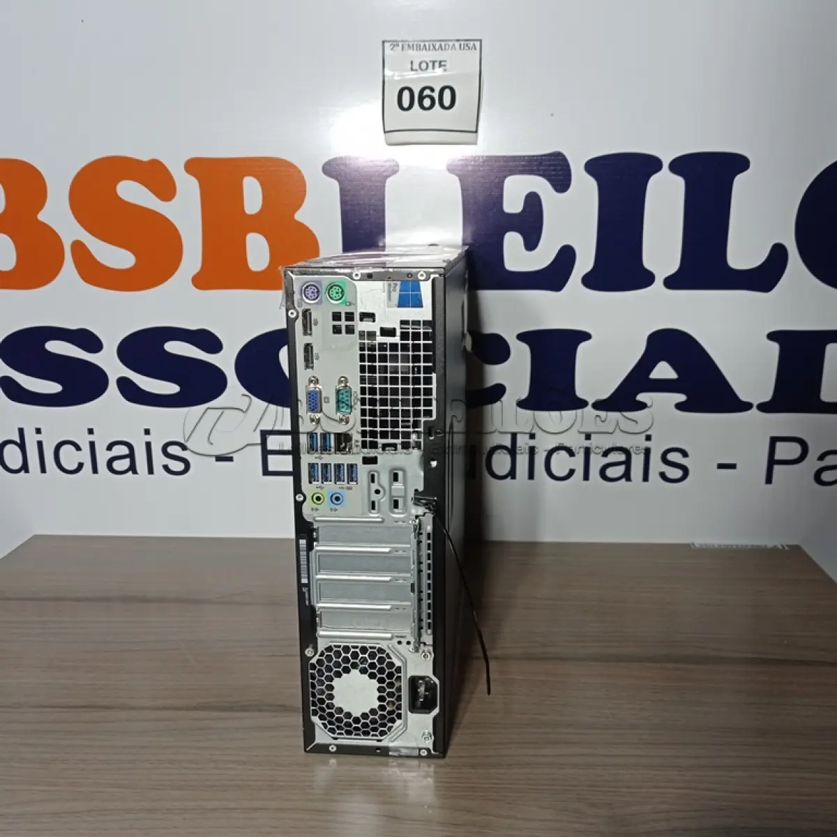 LOTE 060 - 01 CPU HP CORE I5 SEM MEMÓRIA 851480. (NO ESTADO EM QUE SE ENCONTRA. SUJEITO A AVARIAS OCULTAS/VISÍVEIS.)