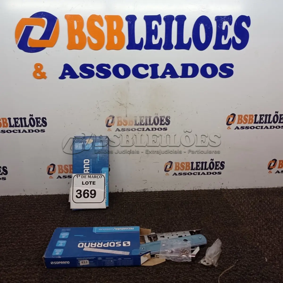 LOTE 369 - 02 FECHADURAS SOPRANO (NO ESTADO) ATENÇÃO! FAZER A VISITAÇÃO ANTES DE ARREMATAR, NÃO SABEMOS SE FUNCIONA. LEILÃO NÃO TEM GARANTIA E NEM DEVOLUÇÃO, SUJEITO A POSSÍVEIS AVARIAS VISÍVEIS/OCULTAS E/OU AUSÊNCIA DE COMPONENTES.
