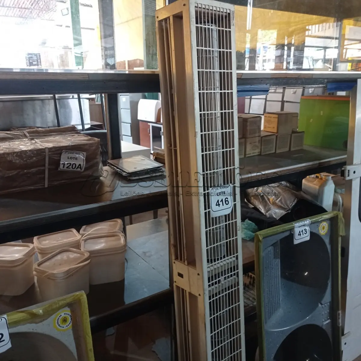 LOTE 416 - 01 CORTINA DE VENTO. (NO ESTADO) ATENÇÃO! FAZER A VISITAÇÃO ANTES DE ARREMATAR, NÃO SABEMOS SE FUNCIONA. LEILÃO NÃO TEM GARANTIA E NEM DEVOLUÇÃO, SUJEITO A POSSÍVEIS AVARIAS VISÍVEIS/OCULTAS E/OU AUSÊNCIA DE COMPONENTES.