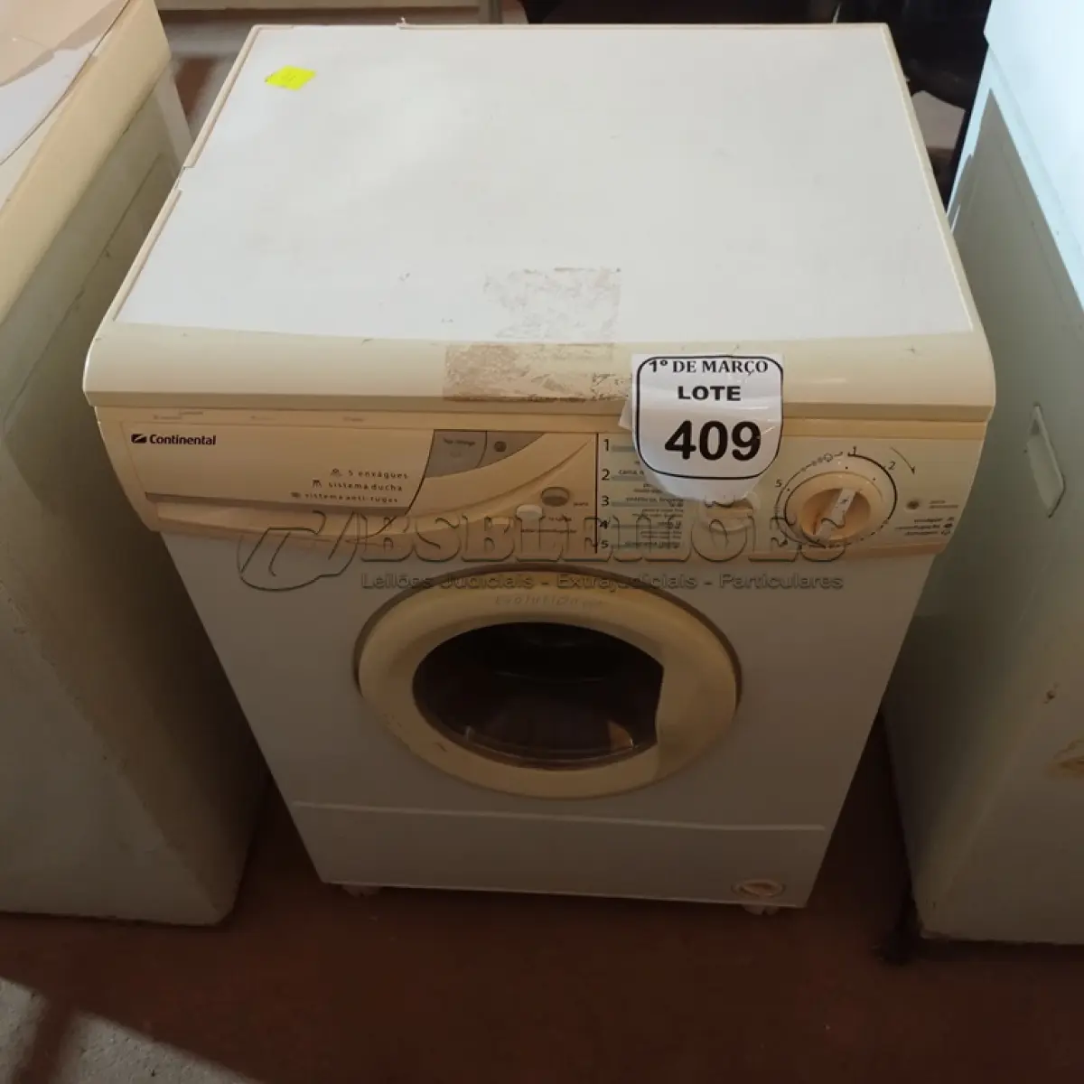 LOTE 409 - 01 MÁQUINA DE LAVAR ROUPAS BRASTEMP. (NO ESTADO) ATENÇÃO! FAZER A VISITAÇÃO ANTES DE ARREMATAR, NÃO SABEMOS SE FUNCIONA. LEILÃO NÃO TEM GARANTIA E NEM DEVOLUÇÃO, SUJEITO A POSSÍVEIS AVARIAS VISÍVEIS/OCULTAS E/OU AUSÊNCIA DE COMPONENTES.