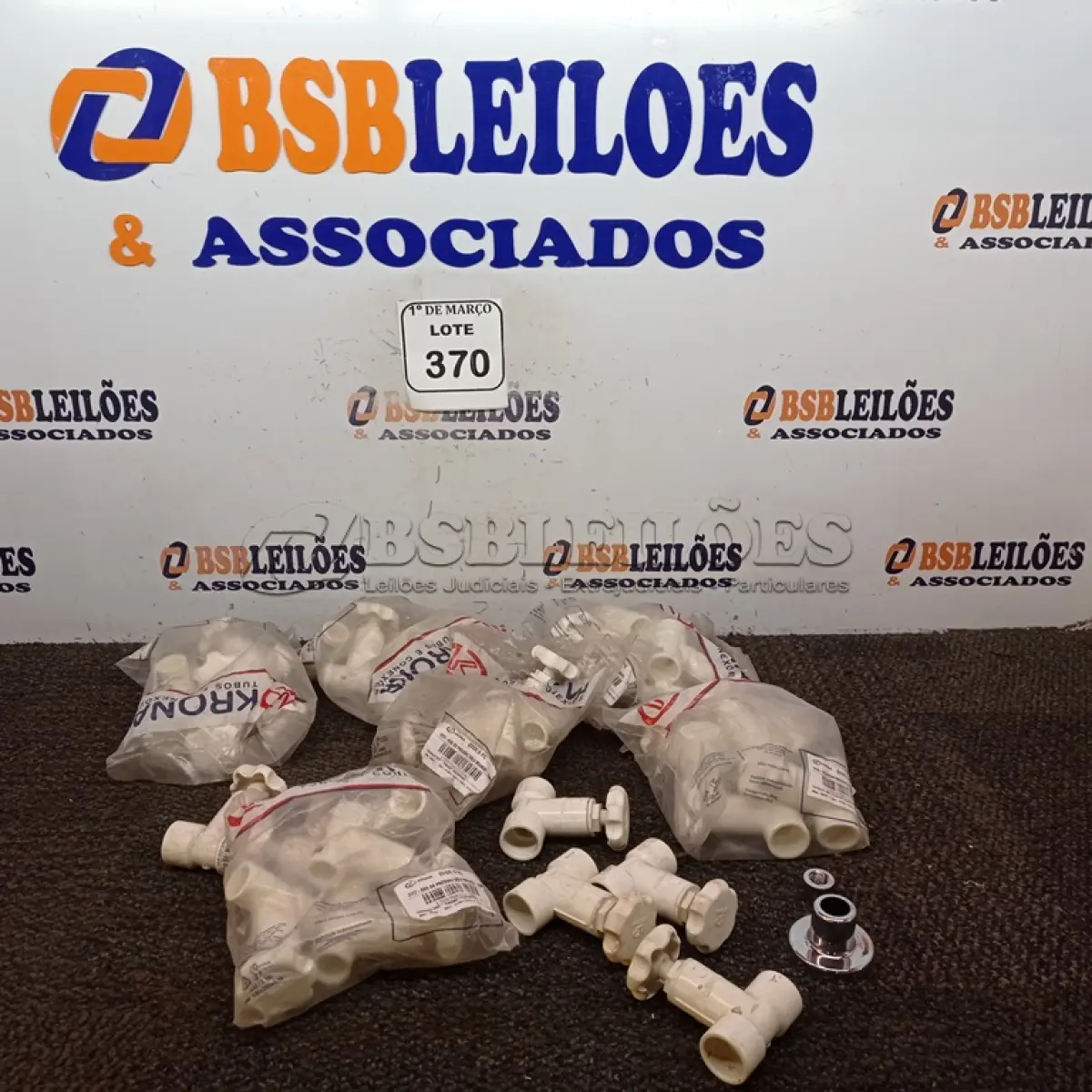 LOTE 370 - 01 LOTE COM REGISTROS DE PRESSÃO SOLDÁVEL 25MM. (NO ESTADO) ATENÇÃO! FAZER A VISITAÇÃO ANTES DE ARREMATAR, NÃO SABEMOS SE FUNCIONA. LEILÃO NÃO TEM GARANTIA E NEM DEVOLUÇÃO, SUJEITO A POSSÍVEIS AVARIAS VISÍVEIS/OCULTAS E/OU AUSÊNCIA DE COMPONENTES.