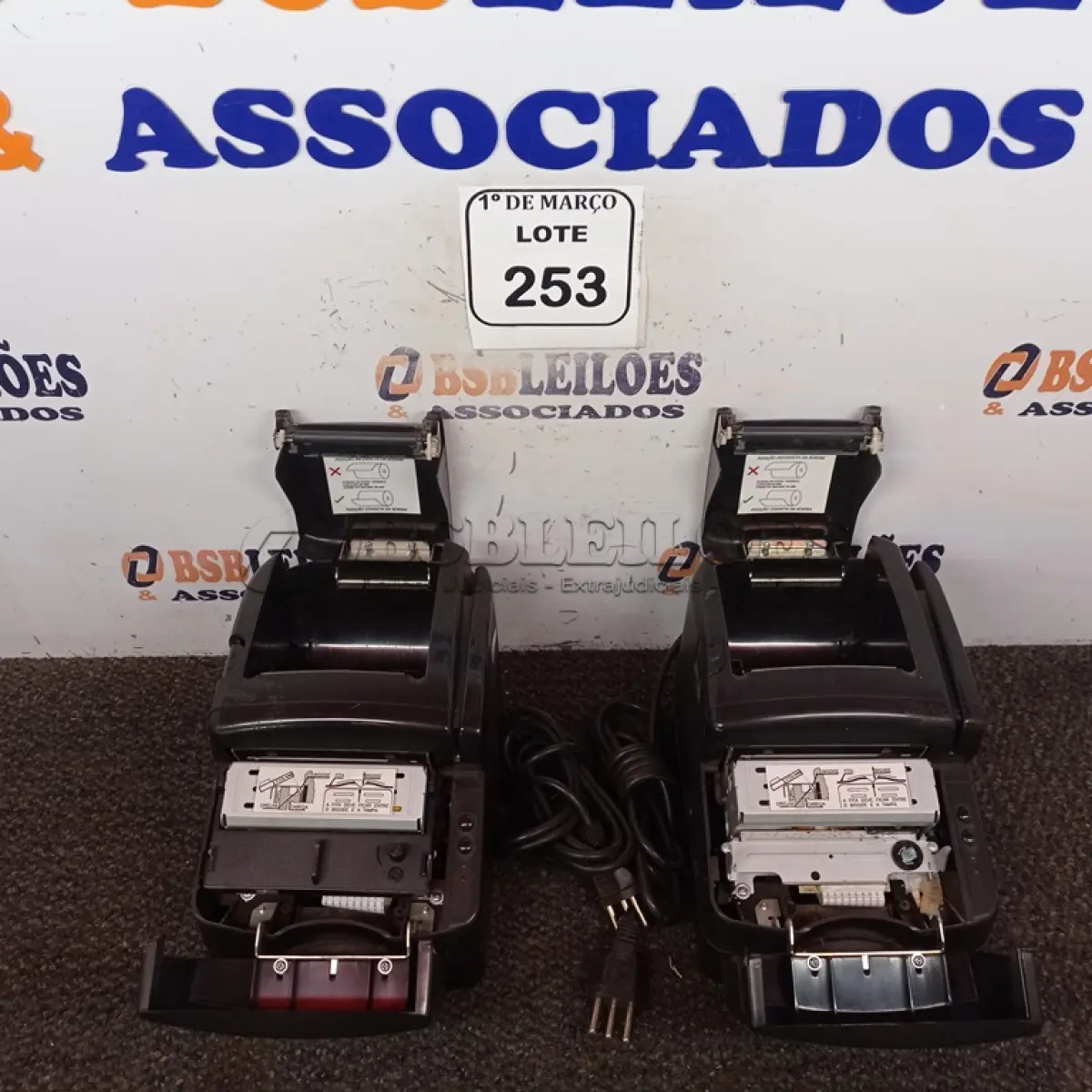 LOTE 253 - 02 IMPRESSORAS TÉRMICAS NÃO FISCAIS PMF. (NO ESTADO) ATENÇÃO! FAZER A VISITAÇÃO ANTES DE ARREMATAR, NÃO SABEMOS SE FUNCIONA. LEILÃO NÃO TEM GARANTIA E NEM DEVOLUÇÃO, SUJEITO A POSSÍVEIS AVARIAS VISÍVEIS/OCULTAS E/OU AUSÊNCIA DE COMPONENTES.