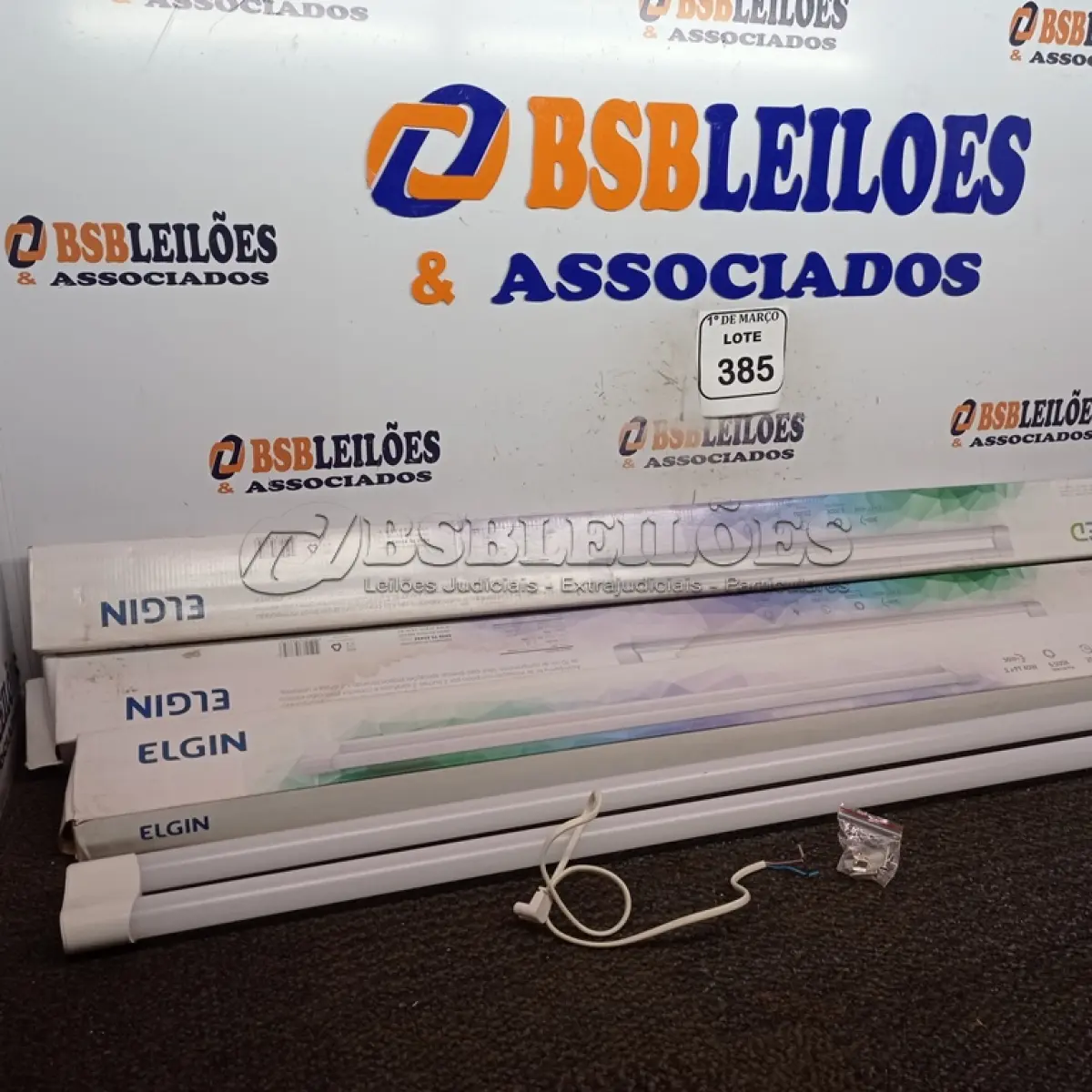 LOTE 385 - 04 LÂMPADAS DE LED ELGIN BIVOLTS. (NO ESTADO) ATENÇÃO! FAZER A VISITAÇÃO ANTES DE ARREMATAR, NÃO SABEMOS SE FUNCIONA. LEILÃO NÃO TEM GARANTIA E NEM DEVOLUÇÃO, SUJEITO A POSSÍVEIS AVARIAS VISÍVEIS/OCULTAS E/OU AUSÊNCIA DE COMPONENTES.