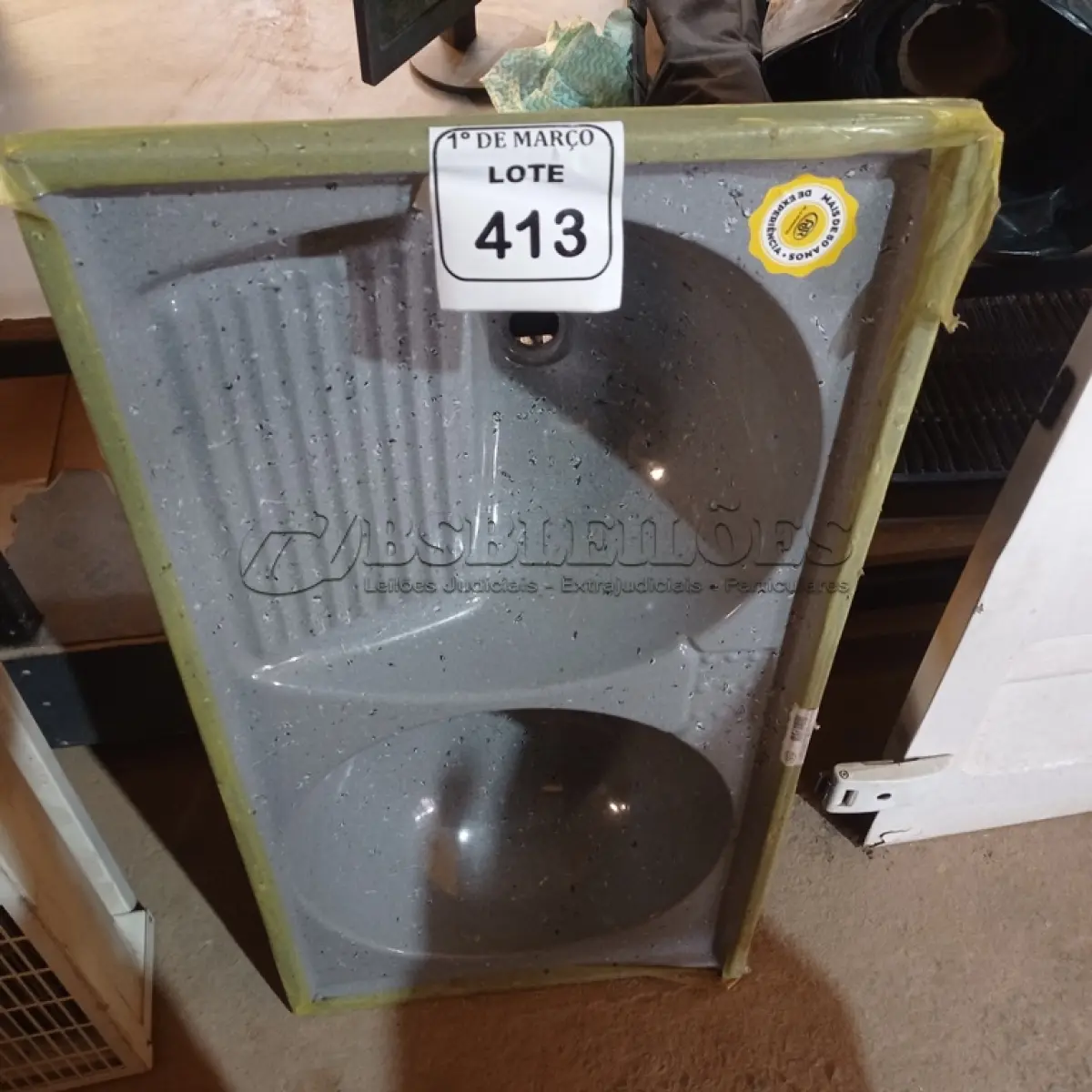 LOTE 413 - 01 TANQUE DE FIBRA MEDINDO 100MX0,51CM.  (NO ESTADO) ATENÇÃO! FAZER A VISITAÇÃO ANTES DE ARREMATAR, NÃO SABEMOS SE FUNCIONA. LEILÃO NÃO TEM GARANTIA E NEM DEVOLUÇÃO, SUJEITO A POSSÍVEIS AVARIAS VISÍVEIS/OCULTAS E/OU AUSÊNCIA DE COMPONENTES.