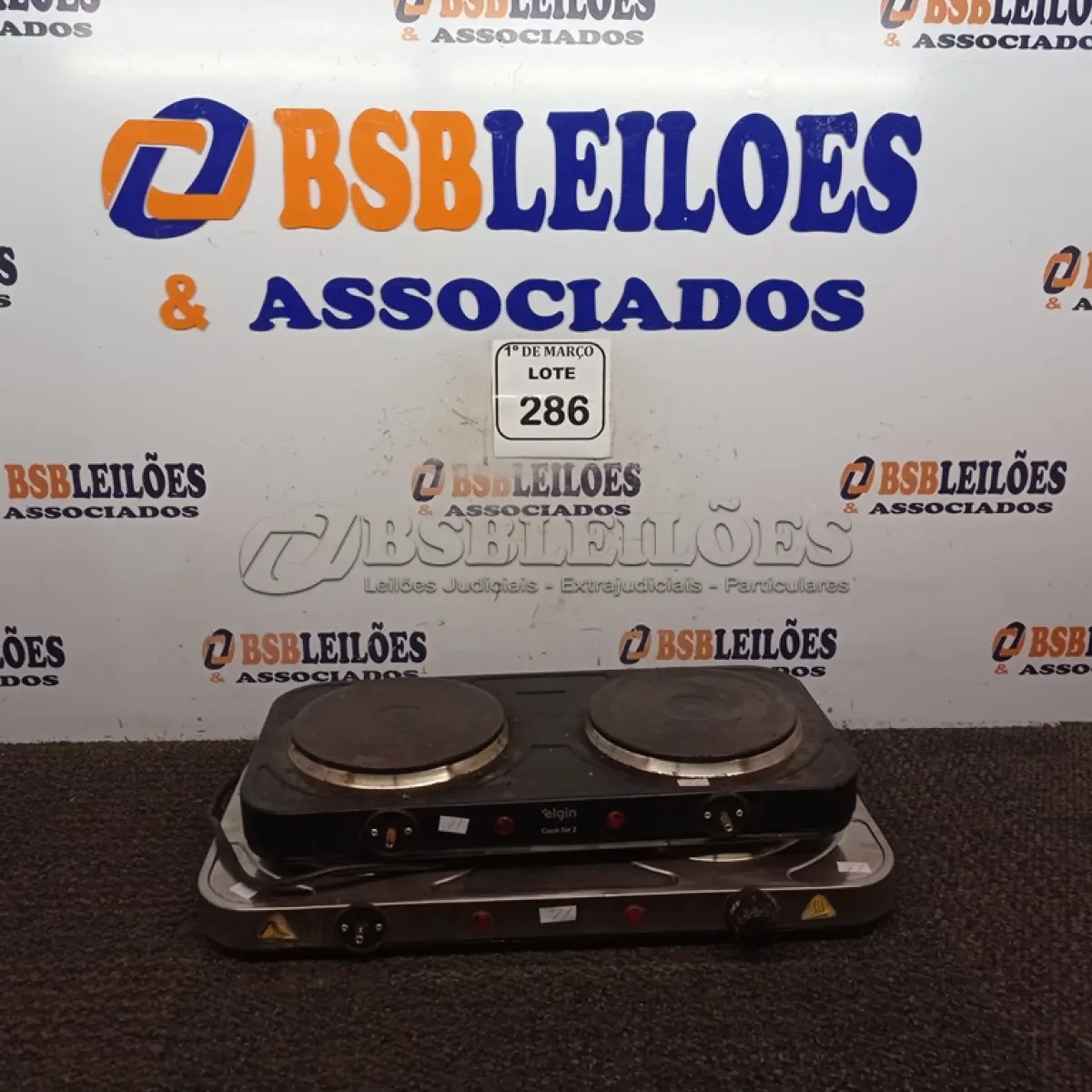 LOTE 286 - 02 FOGÕES ELÉTRICOS. (NO ESTADO) ATENÇÃO! FAZER A VISITAÇÃO ANTES DE ARREMATAR, NÃO SABEMOS SE FUNCIONA. LEILÃO NÃO TEM GARANTIA E NEM DEVOLUÇÃO, SUJEITO A POSSÍVEIS AVARIAS VISÍVEIS/OCULTAS E/OU AUSÊNCIA DE COMPONENTES.