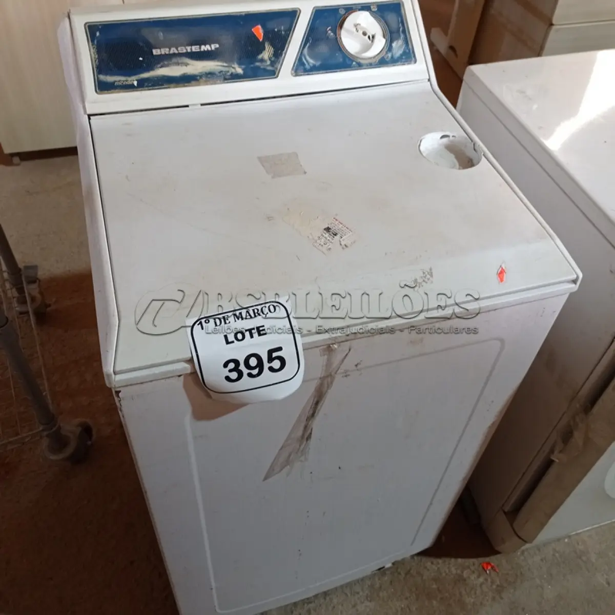 LOTE 395 - 01 MÁQUINA DE LAVAR MARCA BRASTEMP 220V. (NO ESTADO) ATENÇÃO! FAZER A VISITAÇÃO ANTES DE ARREMATAR, NÃO SABEMOS SE FUNCIONA. LEILÃO NÃO TEM GARANTIA E NEM DEVOLUÇÃO, SUJEITO A POSSÍVEIS AVARIAS VISÍVEIS/OCULTAS E/OU AUSÊNCIA DE COMPONENTES.