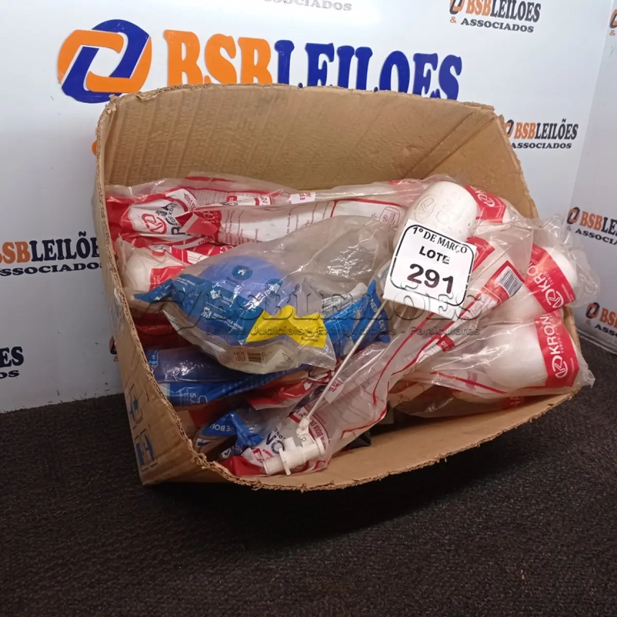 LOTE 291 - 01 LOTE COM BOIAS PARA CAIXA D’AGUA. (NO ESTADO) ATENÇÃO! FAZER A VISITAÇÃO ANTES DE ARREMATAR, NÃO SABEMOS SE FUNCIONA. LEILÃO NÃO TEM GARANTIA E NEM DEVOLUÇÃO, SUJEITO A POSSÍVEIS AVARIAS VISÍVEIS/OCULTAS E/OU AUSÊNCIA DE COMPONENTES.