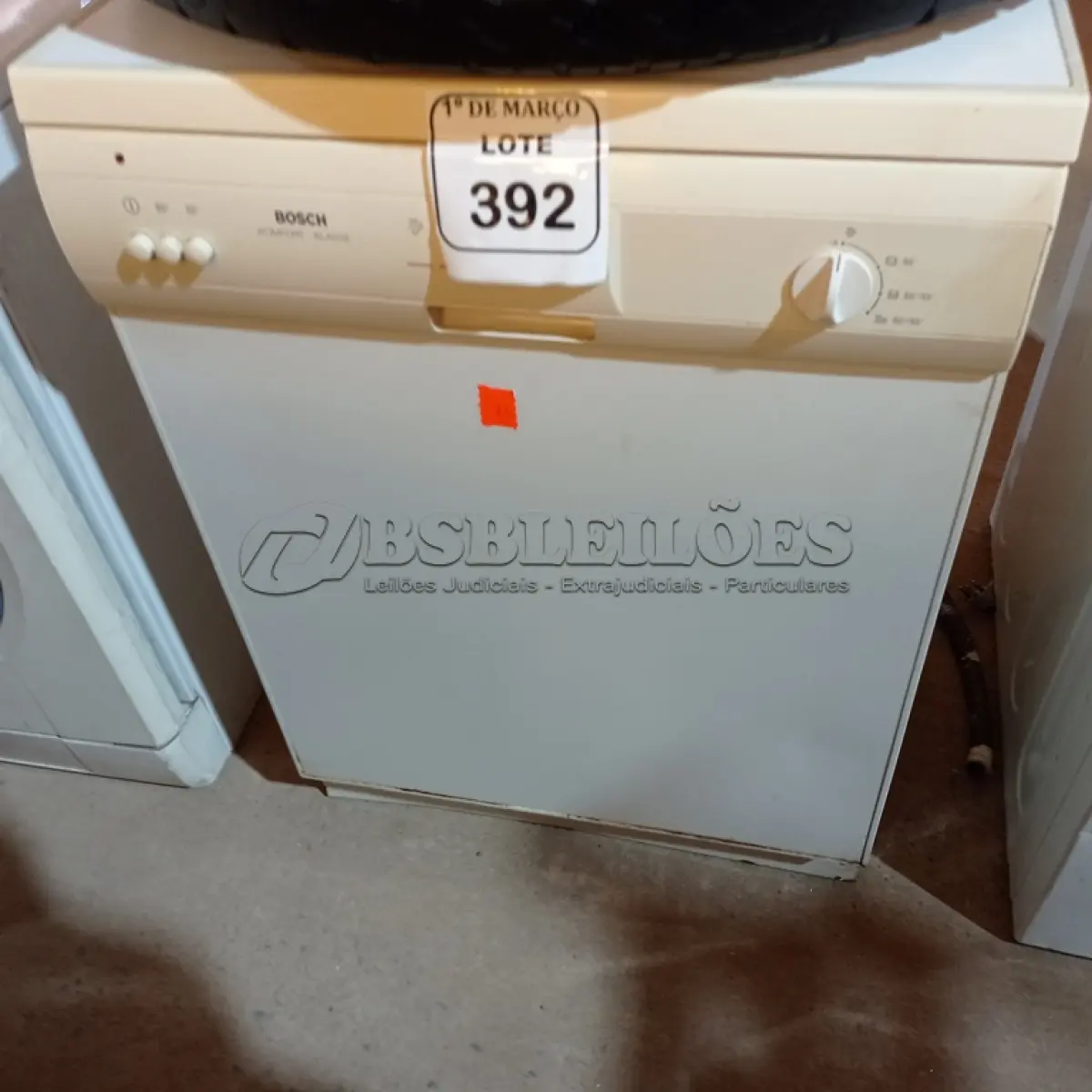 LOTE 392 - 01 LAVA LOUÇAS BOSCH 220 VOLTS. (NO ESTADO) ATENÇÃO! FAZER A VISITAÇÃO ANTES DE ARREMATAR, NÃO SABEMOS SE FUNCIONA. LEILÃO NÃO TEM GARANTIA E NEM DEVOLUÇÃO, SUJEITO A POSSÍVEIS AVARIAS VISÍVEIS/OCULTAS E/OU AUSÊNCIA DE COMPONENTES.