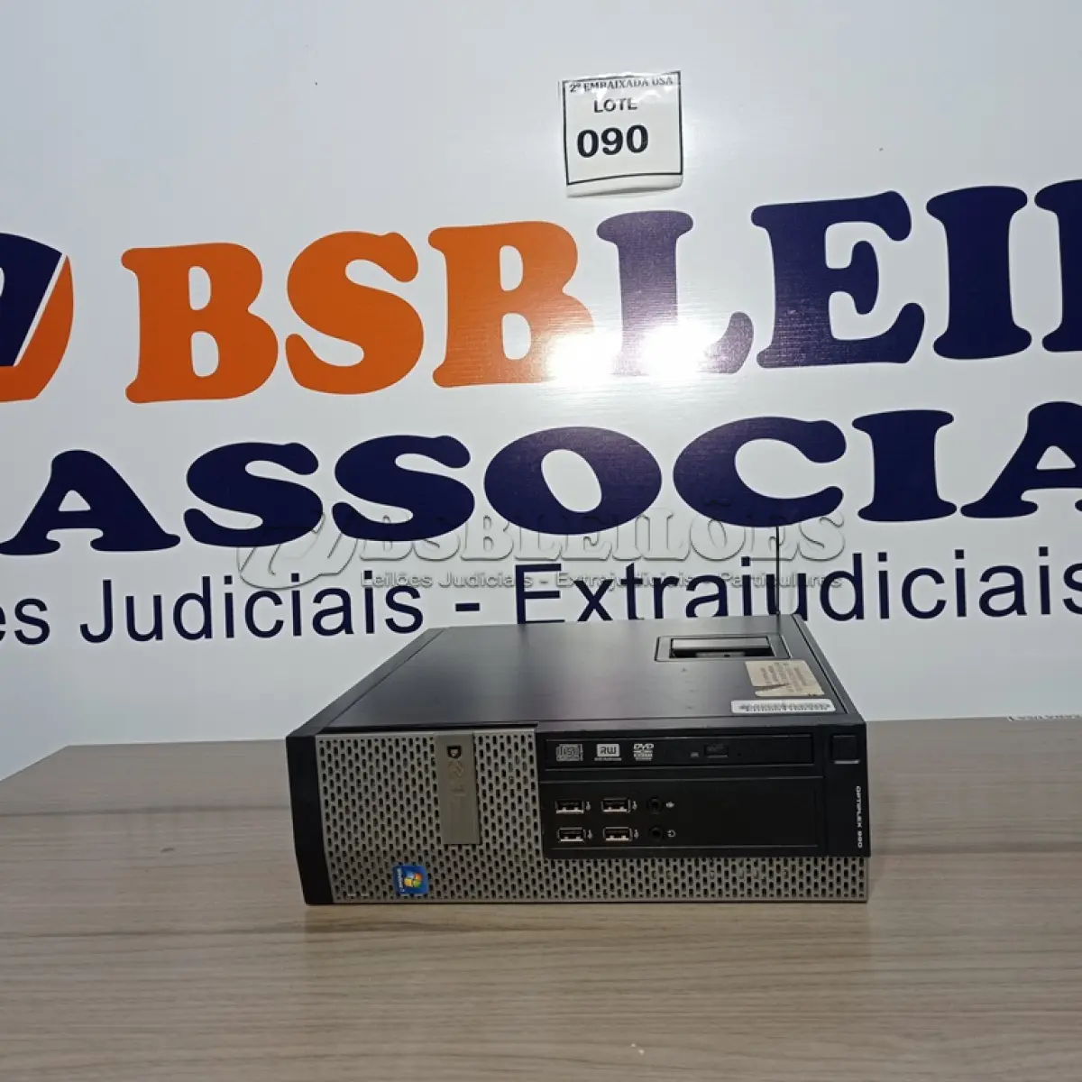 LOTE 090 - 01 CPU DELL 4GB CD0004100420. (NO ESTADO EM QUE SE ENCONTRA. SUJEITO A AVARIAS OCULTAS/VISÍVEIS.)
