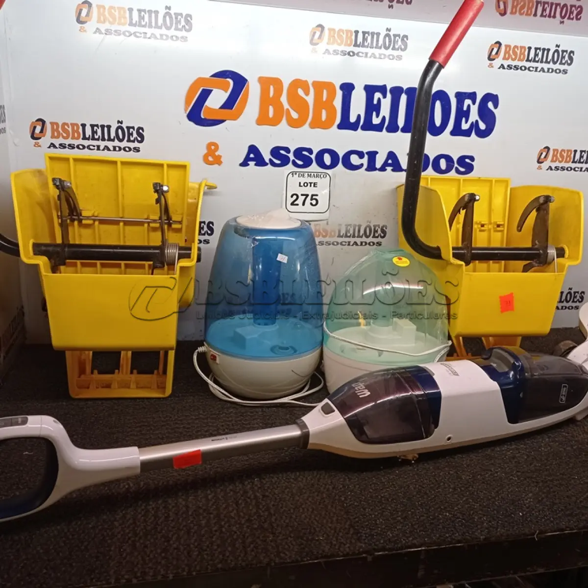 LOTE 275 - 02 UMIDIFICADORES DE AMBIENTE, 01 ASPIRADOR DE PÓ E 02 PEÇAS PARA CARRINHO DE LIMPEZA. (NO ESTADO) ATENÇÃO! FAZER A VISITAÇÃO ANTES DE ARREMATAR, NÃO SABEMOS SE FUNCIONA. LEILÃO NÃO TEM GARANTIA E NEM DEVOLUÇÃO, SUJEITO A POSSÍVEIS AVARIAS VISÍVEIS/OCULTAS E/OU AUSÊNCIA DE COMPONENTES.