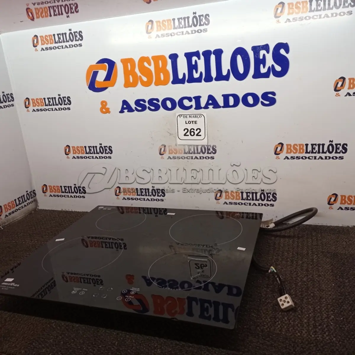 LOTE 262 - 01 FOGÃO DE INDUÇÃO ELÉTRICO MARCA BRITANIA. (NO ESTADO) ATENÇÃO! FAZER A VISITAÇÃO ANTES DE ARREMATAR, NÃO SABEMOS SE FUNCIONA. LEILÃO NÃO TEM GARANTIA E NEM DEVOLUÇÃO, SUJEITO A POSSÍVEIS AVARIAS VISÍVEIS/OCULTAS E/OU AUSÊNCIA DE COMPONENTES.