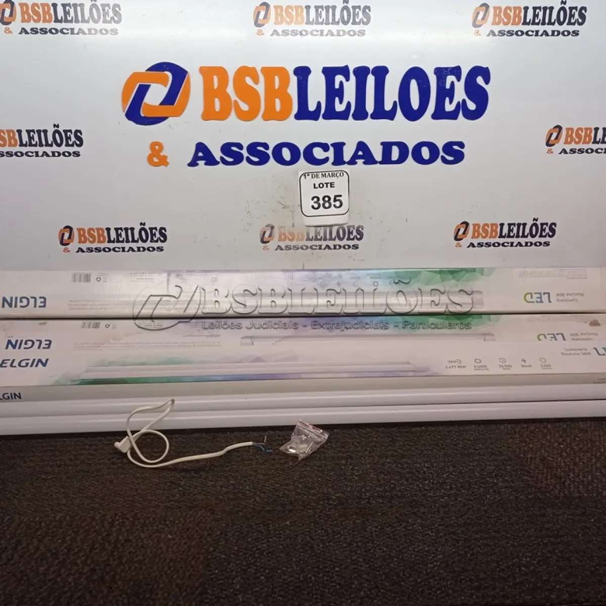 LOTE 385 - 04 LÂMPADAS DE LED ELGIN BIVOLTS. (NO ESTADO) ATENÇÃO! FAZER A VISITAÇÃO ANTES DE ARREMATAR, NÃO SABEMOS SE FUNCIONA. LEILÃO NÃO TEM GARANTIA E NEM DEVOLUÇÃO, SUJEITO A POSSÍVEIS AVARIAS VISÍVEIS/OCULTAS E/OU AUSÊNCIA DE COMPONENTES.