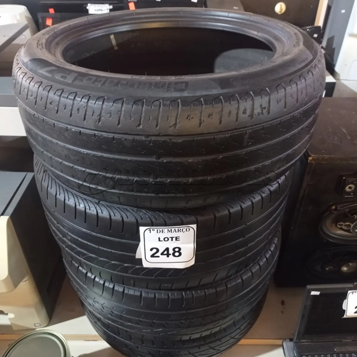 LOTE 248 - 04 PNEUS MEIA VIDA 215/50 ARO 17. (NO ESTADO) ATENÇÃO! FAZER A VISITAÇÃO ANTES DE ARREMATAR, NÃO SABEMOS SE FUNCIONA. LEILÃO NÃO TEM GARANTIA E NEM DEVOLUÇÃO, SUJEITO A POSSÍVEIS AVARIAS VISÍVEIS/OCULTAS E/OU AUSÊNCIA DE COMPONENTES.