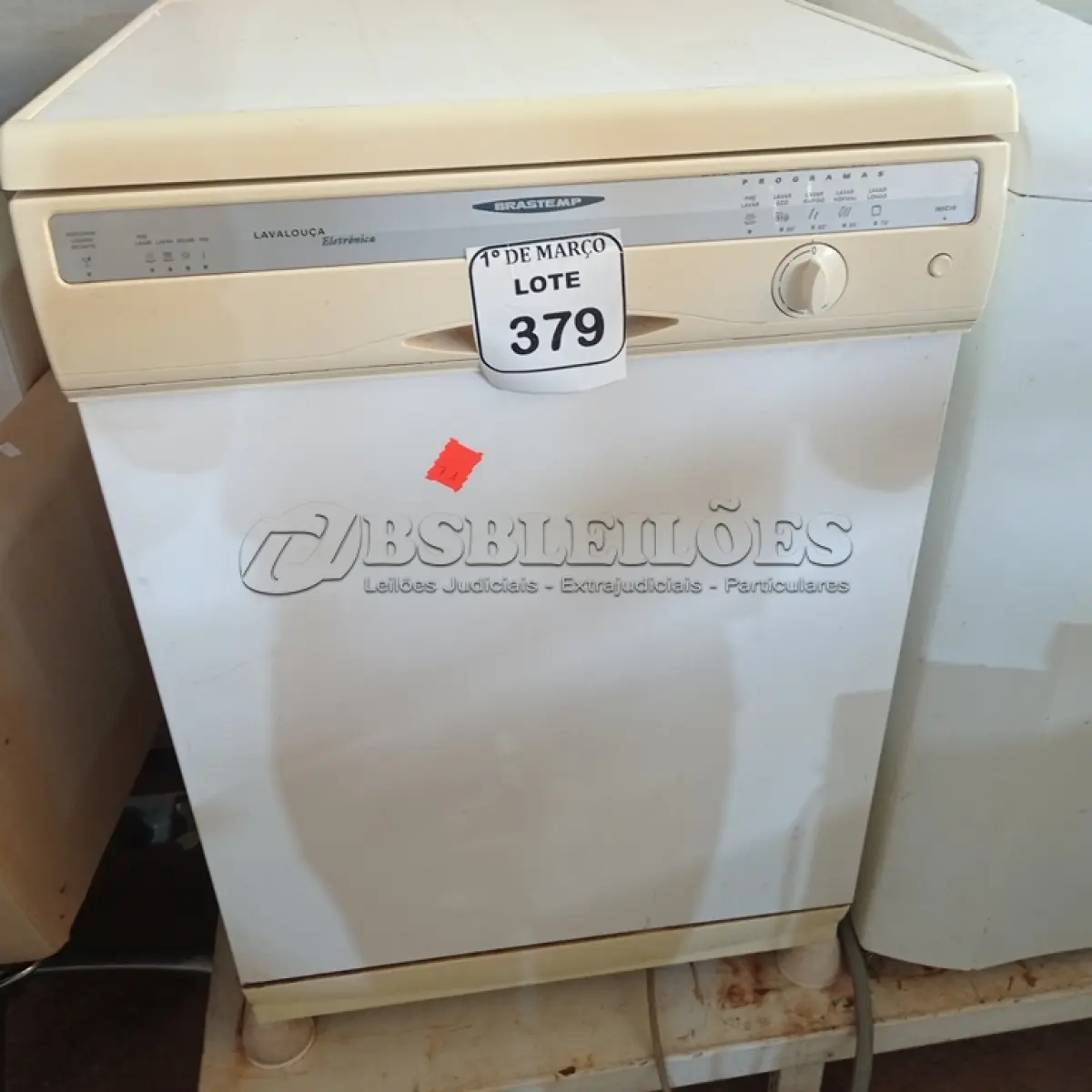 LOTE 379 - 01 LAVA LOUÇAS BRASTEMP 220 VOLTS. (NO ESTADO) ATENÇÃO! FAZER A VISITAÇÃO ANTES DE ARREMATAR, NÃO SABEMOS SE FUNCIONA. LEILÃO NÃO TEM GARANTIA E NEM DEVOLUÇÃO, SUJEITO A POSSÍVEIS AVARIAS VISÍVEIS/OCULTAS E/OU AUSÊNCIA DE COMPONENTES.