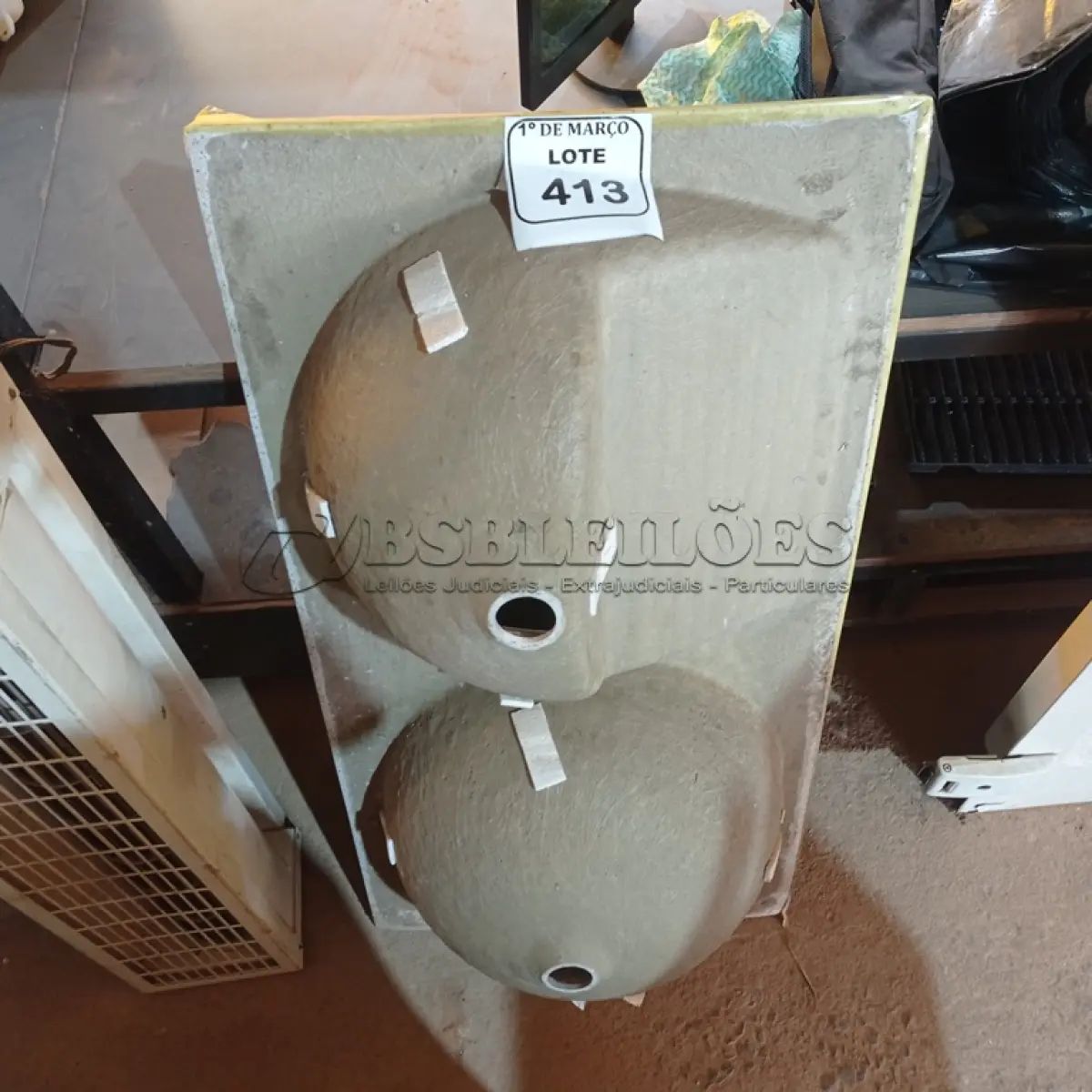 LOTE 413 - 01 TANQUE DE FIBRA MEDINDO 100MX0,51CM.  (NO ESTADO) ATENÇÃO! FAZER A VISITAÇÃO ANTES DE ARREMATAR, NÃO SABEMOS SE FUNCIONA. LEILÃO NÃO TEM GARANTIA E NEM DEVOLUÇÃO, SUJEITO A POSSÍVEIS AVARIAS VISÍVEIS/OCULTAS E/OU AUSÊNCIA DE COMPONENTES.