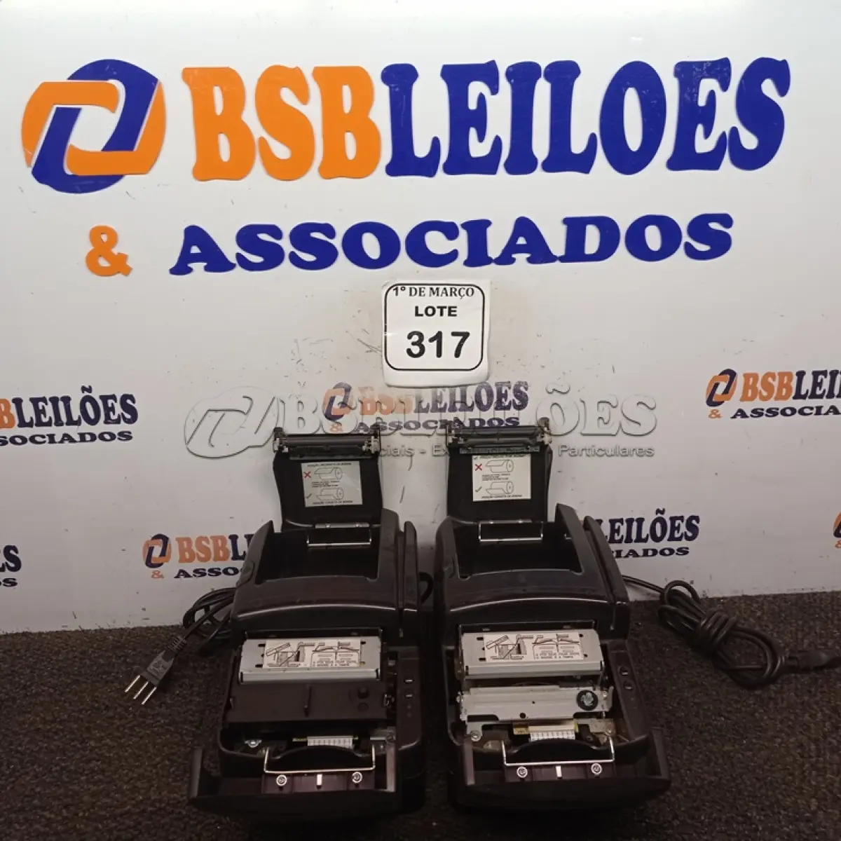 LOTE 317 - 02 IMPRESSORAS TÉRMICAS PMF. (NO ESTADO) ATENÇÃO! FAZER A VISITAÇÃO ANTES DE ARREMATAR, NÃO SABEMOS SE FUNCIONA. LEILÃO NÃO TEM GARANTIA E NEM DEVOLUÇÃO, SUJEITO A POSSÍVEIS AVARIAS VISÍVEIS/OCULTAS E/OU AUSÊNCIA DE COMPONENTES.