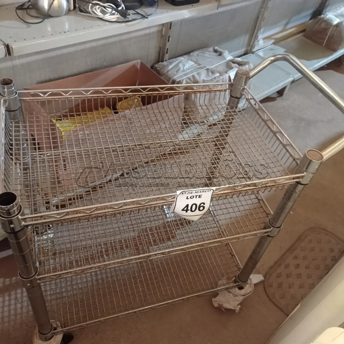 LOTE 406 - 01 CARRINHO PARA SERVIÇO CROMADO. (NO ESTADO) ATENÇÃO! FAZER A VISITAÇÃO ANTES DE ARREMATAR, NÃO SABEMOS SE FUNCIONA. LEILÃO NÃO TEM GARANTIA E NEM DEVOLUÇÃO, SUJEITO A POSSÍVEIS AVARIAS VISÍVEIS/OCULTAS E/OU AUSÊNCIA DE COMPONENTES.