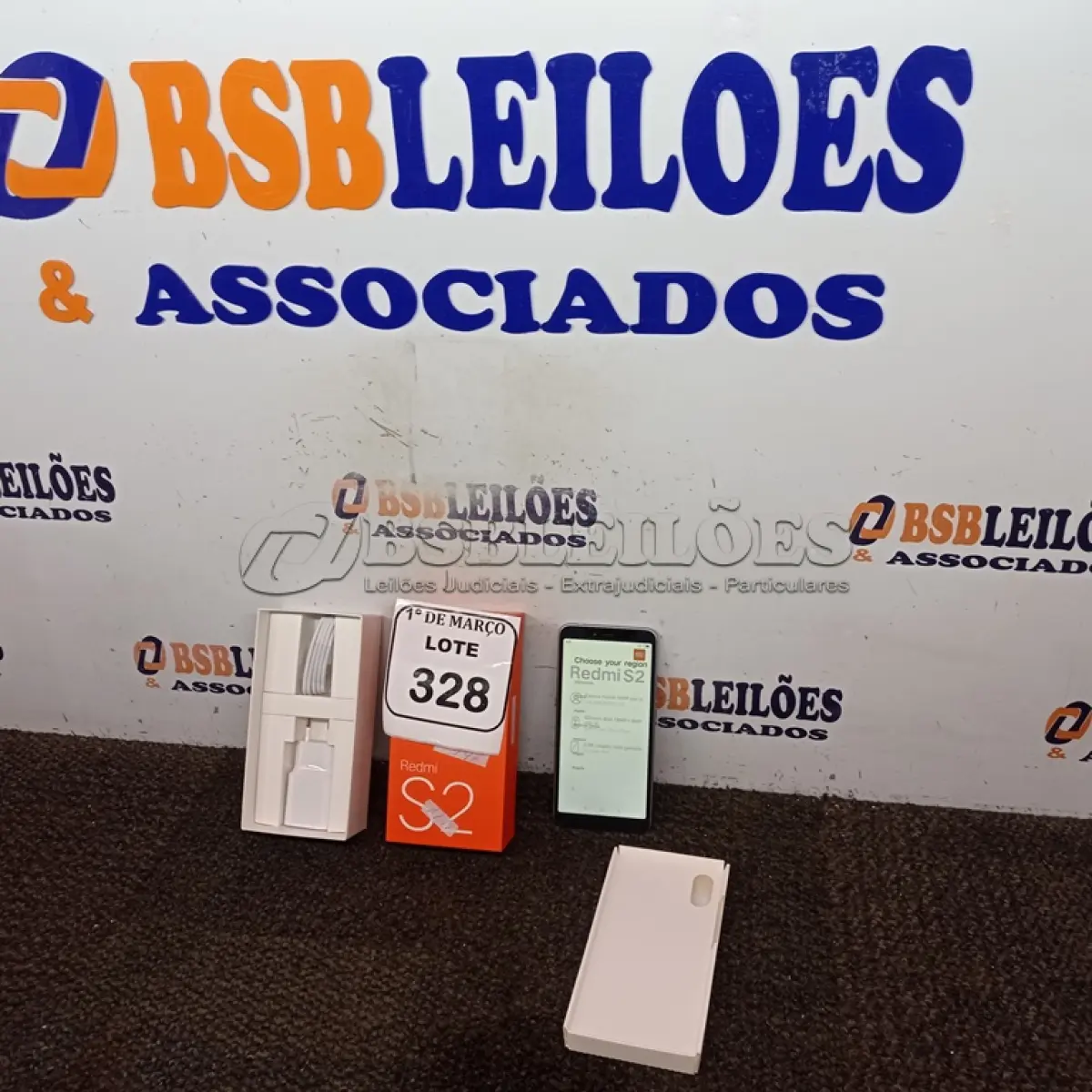 LOTE 328 - 01 CELULAR READMI S2 (NOVO). (NO ESTADO) ATENÇÃO! FAZER A VISITAÇÃO ANTES DE ARREMATAR, NÃO SABEMOS SE FUNCIONA. LEILÃO NÃO TEM GARANTIA E NEM DEVOLUÇÃO, SUJEITO A POSSÍVEIS AVARIAS VISÍVEIS/OCULTAS E/OU AUSÊNCIA DE COMPONENTES.