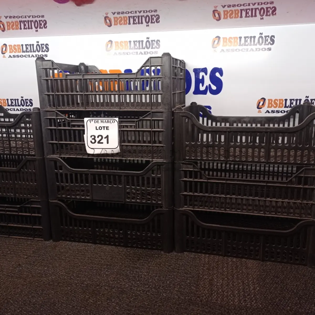 LOTE 321 - 10 CESTAS ORGANIZADORAS. (NO ESTADO) ATENÇÃO! FAZER A VISITAÇÃO ANTES DE ARREMATAR, NÃO SABEMOS SE FUNCIONA. LEILÃO NÃO TEM GARANTIA E NEM DEVOLUÇÃO, SUJEITO A POSSÍVEIS AVARIAS VISÍVEIS/OCULTAS E/OU AUSÊNCIA DE COMPONENTES.