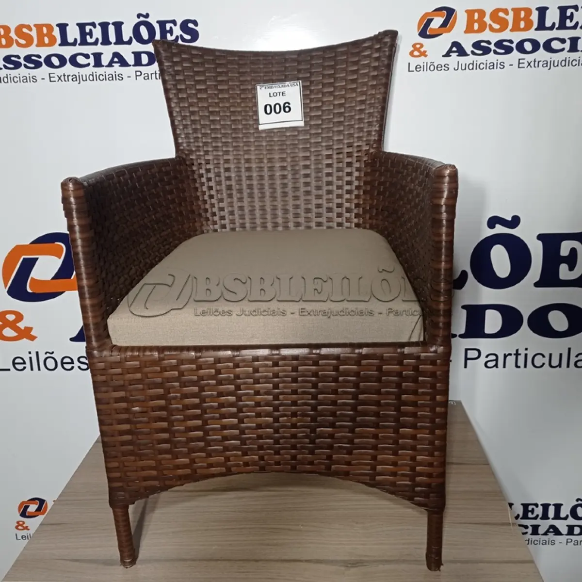 LOTE 006 - 01 GARDEN EASY. (POLTRONA DE JARDIM) (NO ESTADO EM QUE SE ENCONTRA. SUJEITO A AVARIAS OCULTAS/VISÍVEIS.) BH1547B