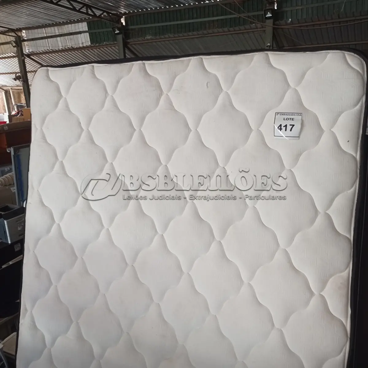 LOTE 417 - 01 MATTRESS QUEEN E 01 BOX QUEEN (BOX CASAL). (NO ESTADO EM QUE SE ENCONTRA. SUJEITO A AVARIAS OCULTAS/VISÍVEIS.) AU1886F/ AV9939C