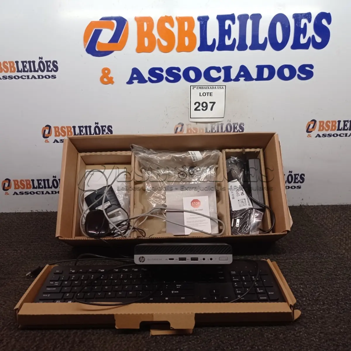 LOTE 297 - 01 CPU HP, MOUSE, TECLADO E CARREGADOR. (NO ESTADO EM QUE SE ENCONTRA. SUJEITO A AVARIAS OCULTAS/VISÍVEIS.) BD0547C