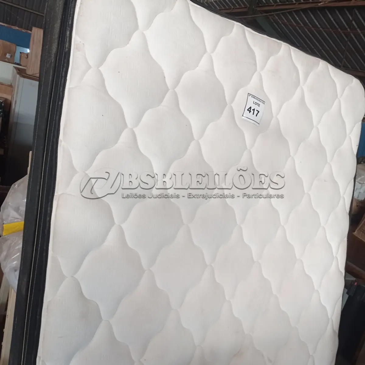 LOTE 417 - 01 MATTRESS QUEEN E 01 BOX QUEEN (BOX CASAL). (NO ESTADO EM QUE SE ENCONTRA. SUJEITO A AVARIAS OCULTAS/VISÍVEIS.) AU1886F/ AV9939C