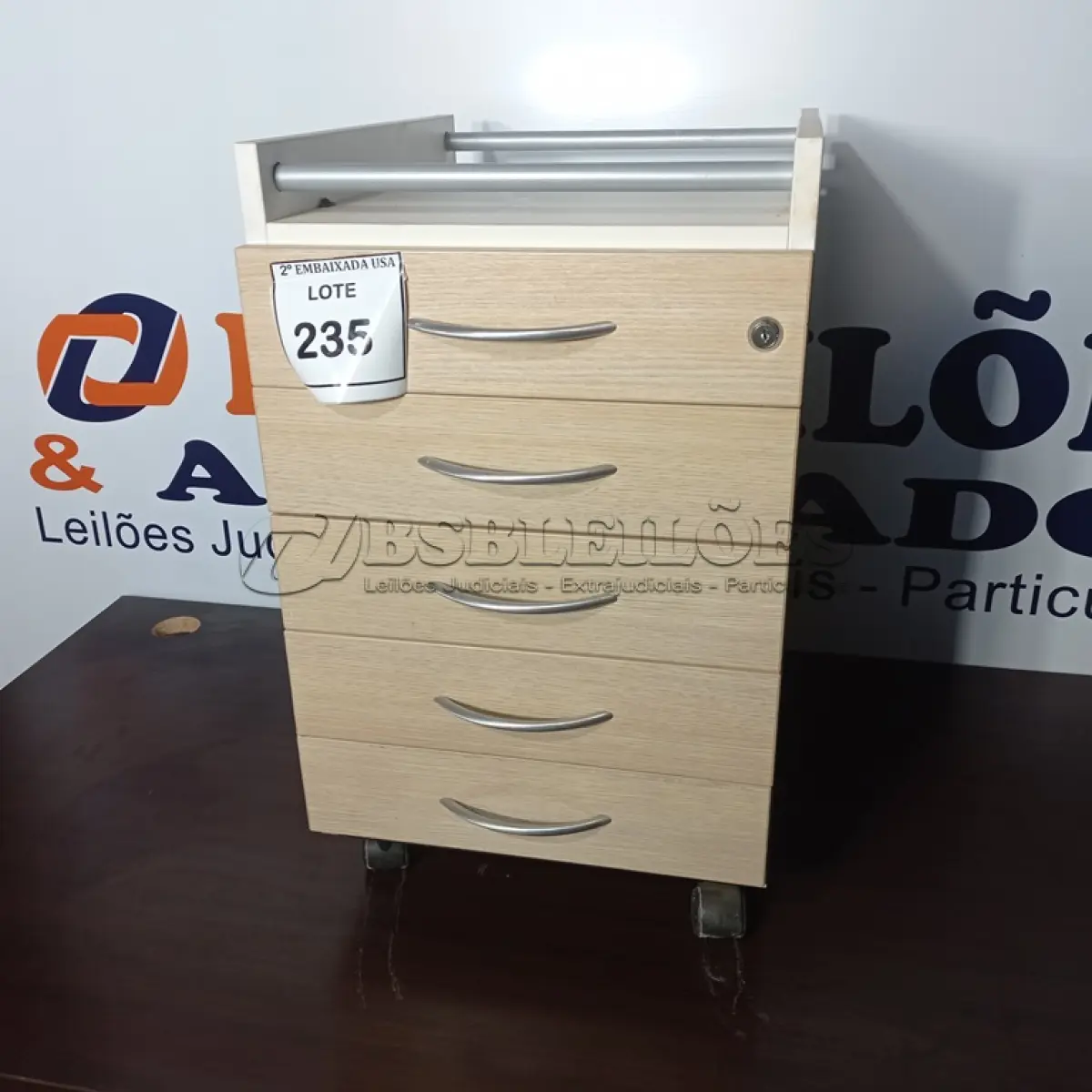 LOTE 235