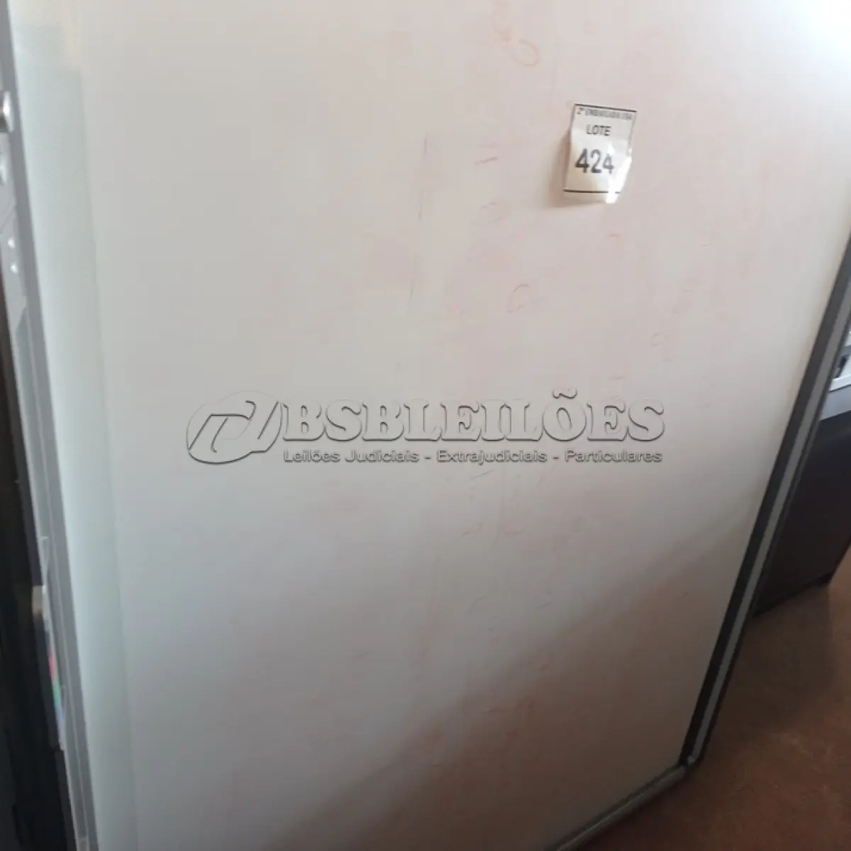 LOTE 424 - 01 SMART BOARD. (NO ESTADO EM QUE SE ENCONTRA. SUJEITO A AVARIAS OCULTAS/VISÍVEIS.)