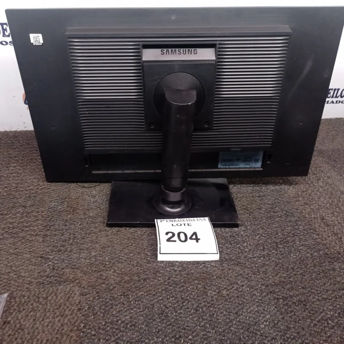 LOTE 204 - 01 MONITOR SAMSUNG. (NO ESTADO EM QUE SE ENCONTRA. SUJEITO A AVARIAS OCULTAS/VISÍVEIS.) BF8654V