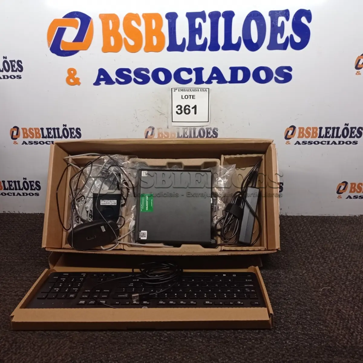 LOTE 361 - 01 CPU HP, MOUSE, TECLADO E CARREGADOR. (NO ESTADO EM QUE SE ENCONTRA. SUJEITO A AVARIAS OCULTAS/VISÍVEIS.) BD0549X