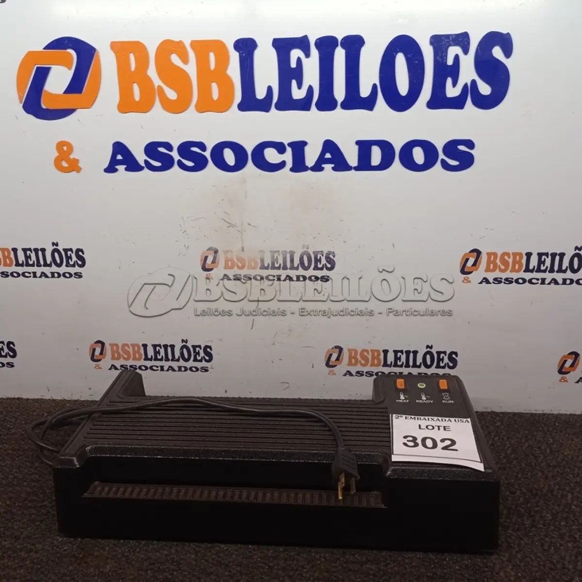 LOTE 302 - 01 LAMINATOR MODELO PL12A (NO ESTADO EM QUE SE ENCONTRA. SUJEITO A AVARIAS OCULTAS/VISÍVEIS.)