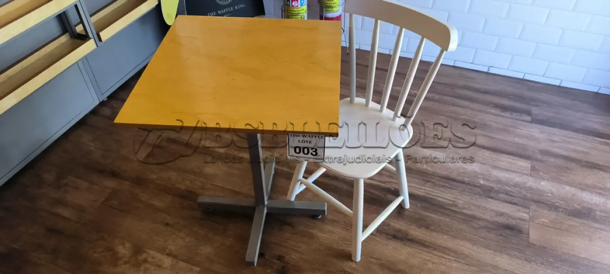 LOTE 003 - 01 MESA QUADRADA EM MADEIRA COM PÉS EM FERRO E 01 CADEIRA EM MADEIRA.   (NO ESTADO) ATENÇÃO! FAZER A VISITAÇÃO ANTES DE ARREMATAR, NÃO SABEMOS SE FUNCIONA. LEILÃO NÃO TEM GARANTIA E NEM DEVOLUÇÃO, SUJEITO A POSSÍVEIS AVARIAS VISÍVEIS/OCULTAS E/OU AUSÊNCIA DE COMPONENTES.