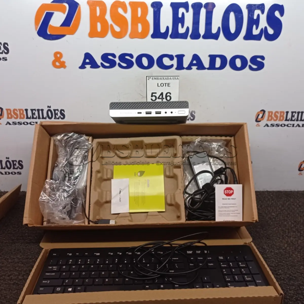 LOTE 546 - 01 CPU HP, MOUSE, TECLADO E CARREGADOR. (NO ESTADO EM QUE SE ENCONTRA. SUJEITO A AVARIAS OCULTAS/VISÍVEIS.) BD0552F