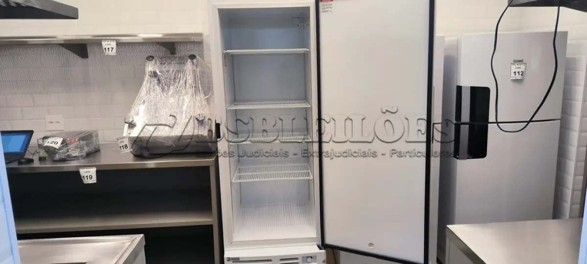 LOTE 116 - 01 FREEZER VERTICAL IMBERA220V. (NO ESTADO) ATENÇÃO! FAZER A VISITAÇÃO ANTES DE ARREMATAR, NÃO SABEMOS SE FUNCIONA. LEILÃO NÃO TEM GARANTIA E NEM DEVOLUÇÃO, SUJEITO A POSSÍVEIS AVARIAS VISÍVEIS/OCULTAS E/OU AUSÊNCIA DE COMPONENTES.