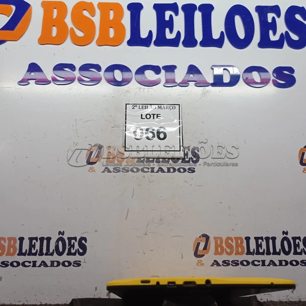 LOTE 066 - 01 TABLET POSITIVO. (NO ESTADO) ATENÇÃO! FAZER A VISITAÇÃO ANTES DE ARREMATAR, NÃO SABEMOS SE FUNCIONA. LEILÃO NÃO TEM GARANTIA E NEM DEVOLUÇÃO, SUJEITO A POSSÍVEIS AVARIAS VISÍVEIS/OCULTAS E/OU AUSÊNCIA DE COMPONENTES.
