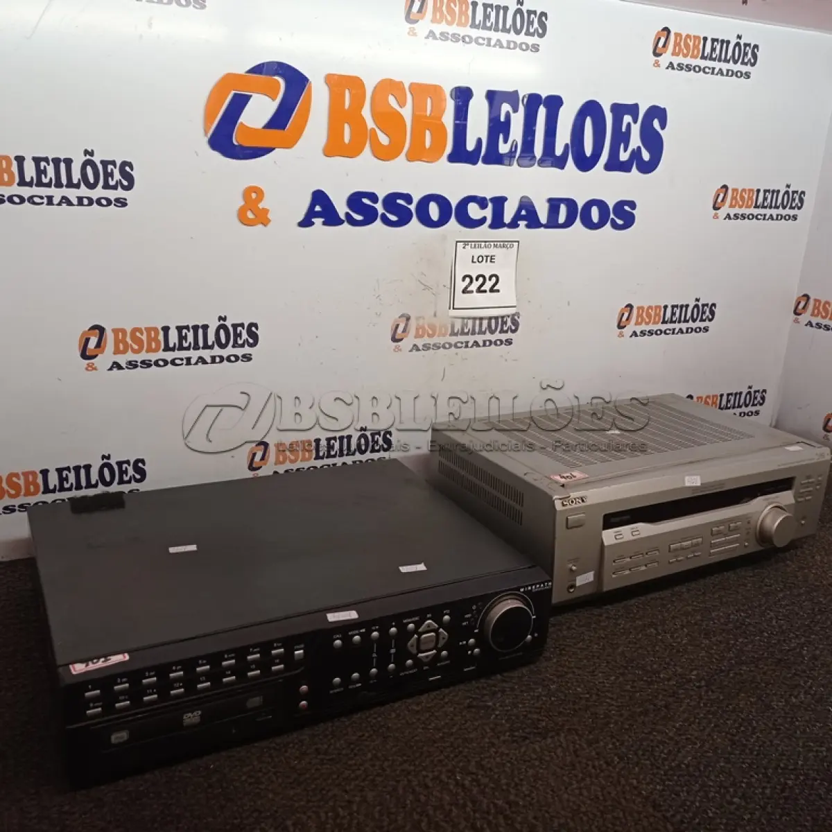 LOTE 222 - 01 DVR 16 CANAIS E 01 RECEVEIR SONY.  (NO ESTADO) ATENÇÃO! FAZER A VISITAÇÃO ANTES DE ARREMATAR, NÃO SABEMOS SE FUNCIONA. LEILÃO NÃO TEM GARANTIA E NEM DEVOLUÇÃO, SUJEITO A POSSÍVEIS AVARIAS VISÍVEIS/OCULTAS E/OU AUSÊNCIA DE COMPONENTES.