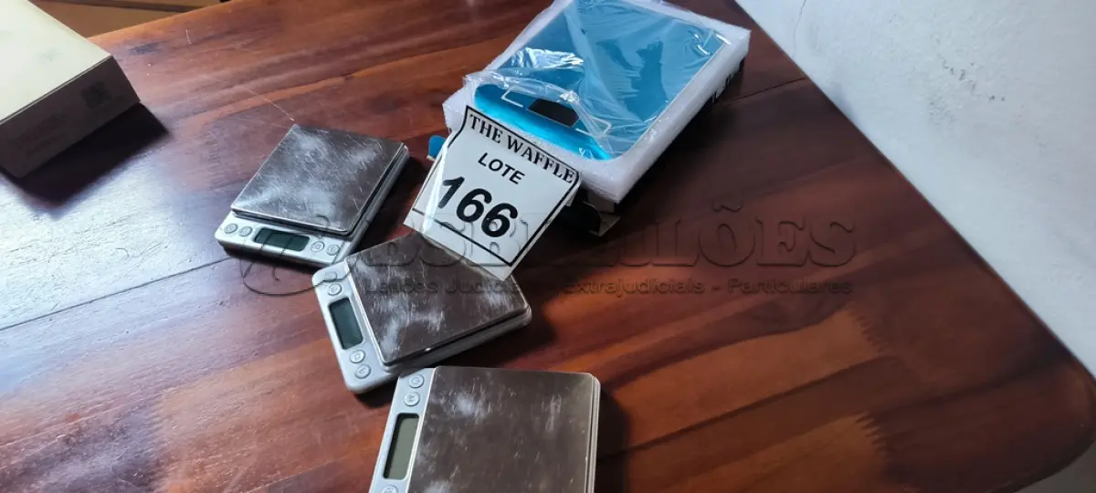 LOTE 166 - 04 BALANÇAS DE PRECISÃO. (NO ESTADO) ATENÇÃO! FAZER A VISITAÇÃO ANTES DE ARREMATAR, NÃO SABEMOS SE FUNCIONA. LEILÃO NÃO TEM GARANTIA E NEM DEVOLUÇÃO, SUJEITO A POSSÍVEIS AVARIAS VISÍVEIS/OCULTAS E/OU AUSÊNCIA DE COMPONENTES.