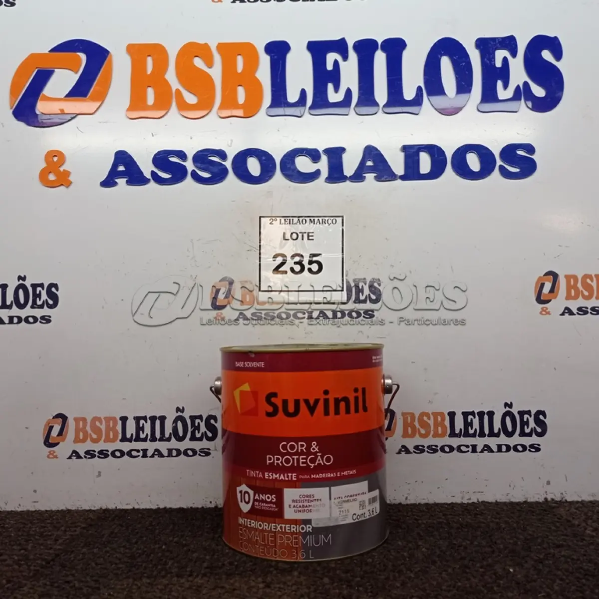 LOTE 235 - 01 LATA DE TINTA ESMALTE SINTÉTICO PARA MADEIRA E METAL 3,6L NA COR BRILHANTE VERMELHO MARCA SUVINIL (NOVO).  (NO ESTADO) ATENÇÃO! FAZER A VISITAÇÃO ANTES DE ARREMATAR, NÃO SABEMOS SE FUNCIONA. LEILÃO NÃO TEM GARANTIA E NEM DEVOLUÇÃO, SUJEITO A POSSÍVEIS AVARIAS VISÍVEIS/OCULTAS E/OU AUSÊNCIA DE COMPONENTES.